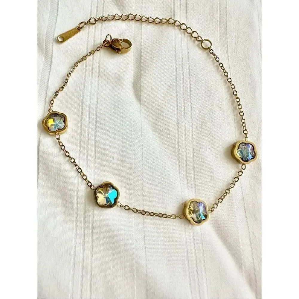 Iridescent flower chain-link bracelet ￼